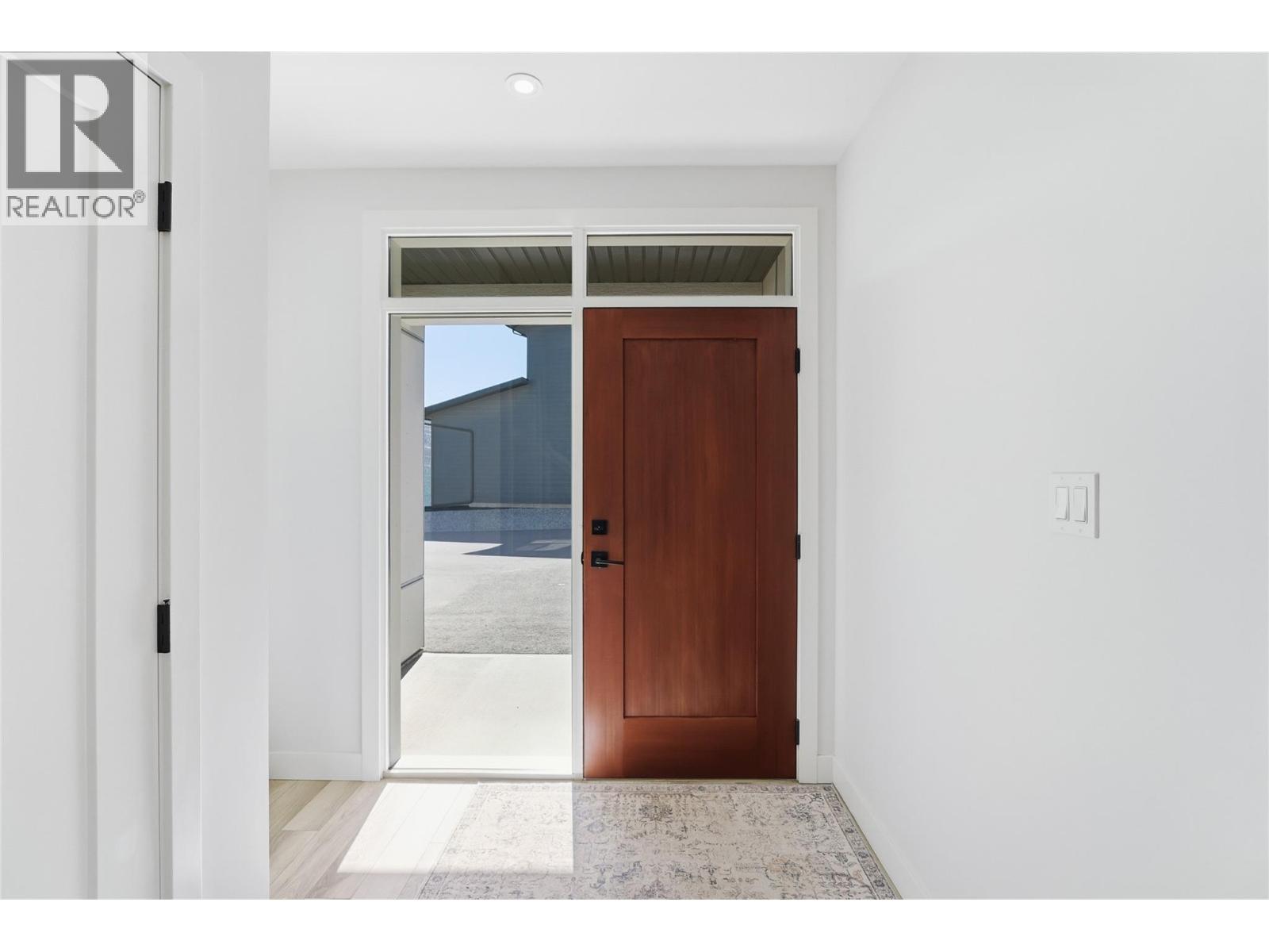 122 River Gate Drive, Kamloops, British Columbia  V2H 0E4 - Photo 5 - 10389239