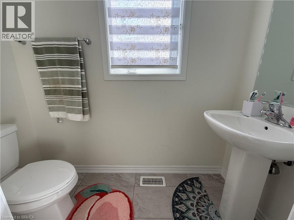 18 Dolucci Crescent, Brampton, Ontario  L7A 5E9 - Photo 6 - 40834212