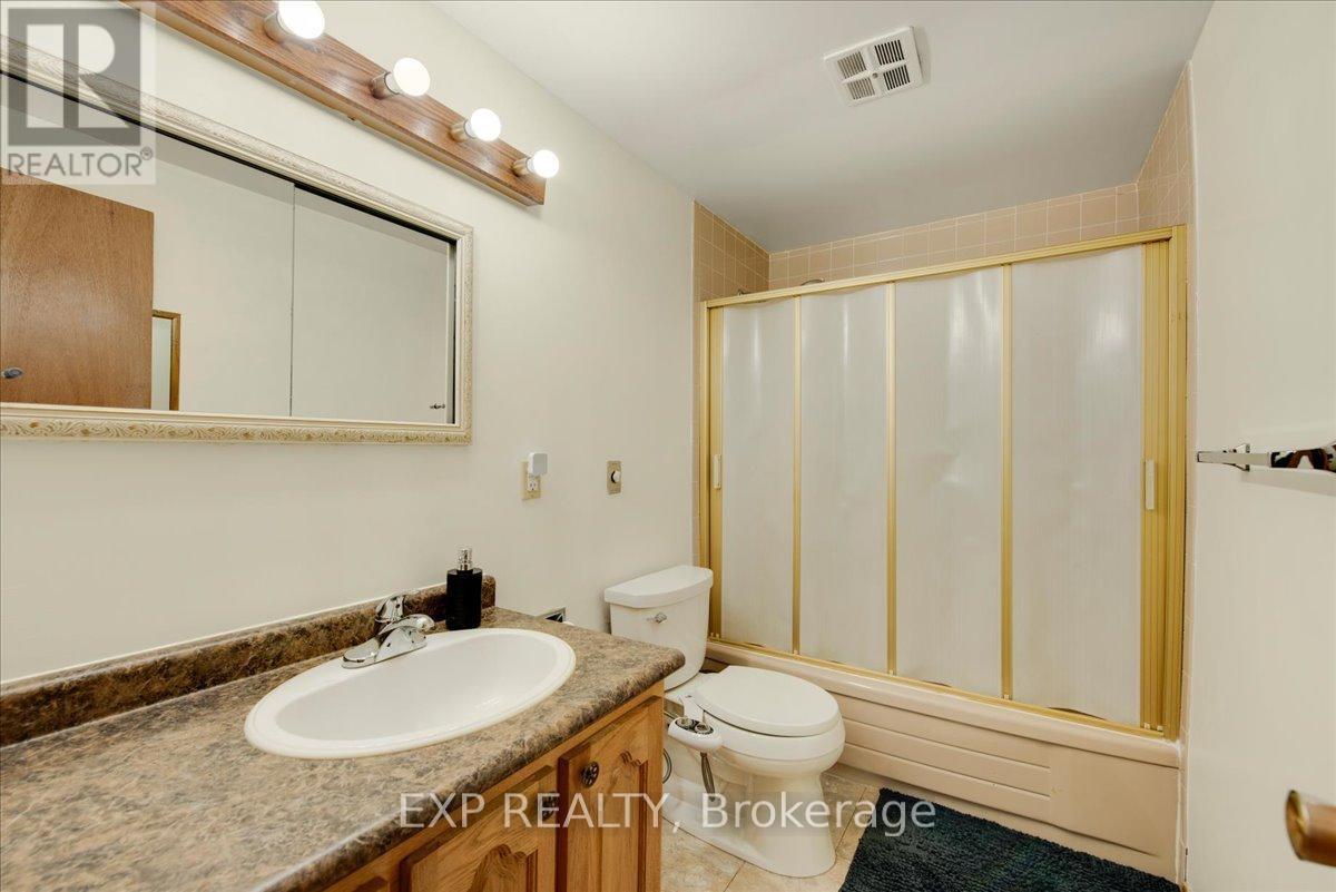 376 Surrey Drive, Oshawa (Eastdale), Ontario  L1G 6H1 - Photo 15 - E13209172