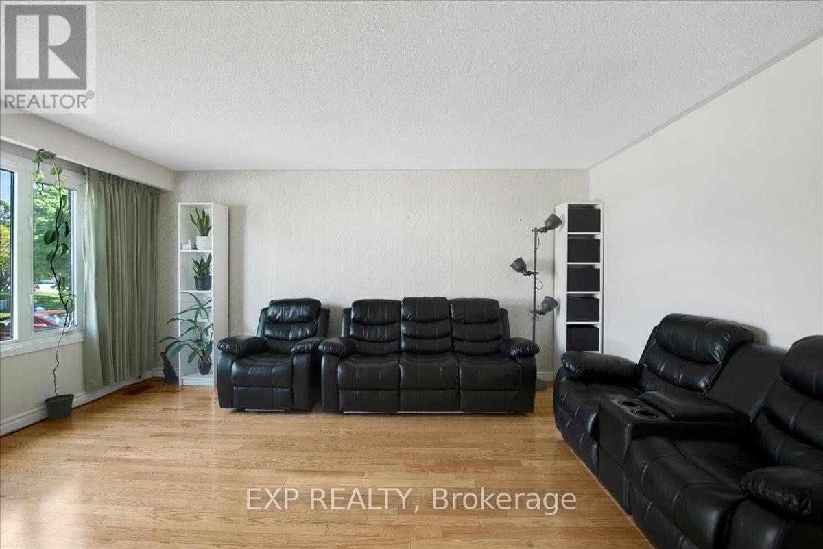 376 Surrey Drive, Oshawa (Eastdale), Ontario  L1G 6H1 - Photo 5 - E13209172