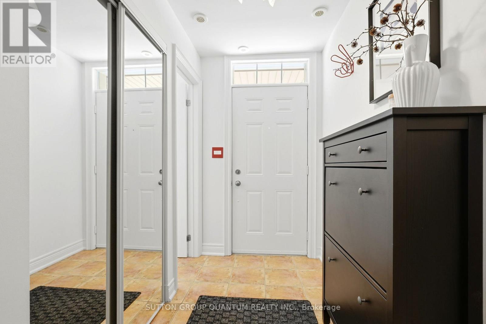 2268 Gerrard Street E, Toronto, Ontario  M4E 2E1 - Photo 2 - E13209228