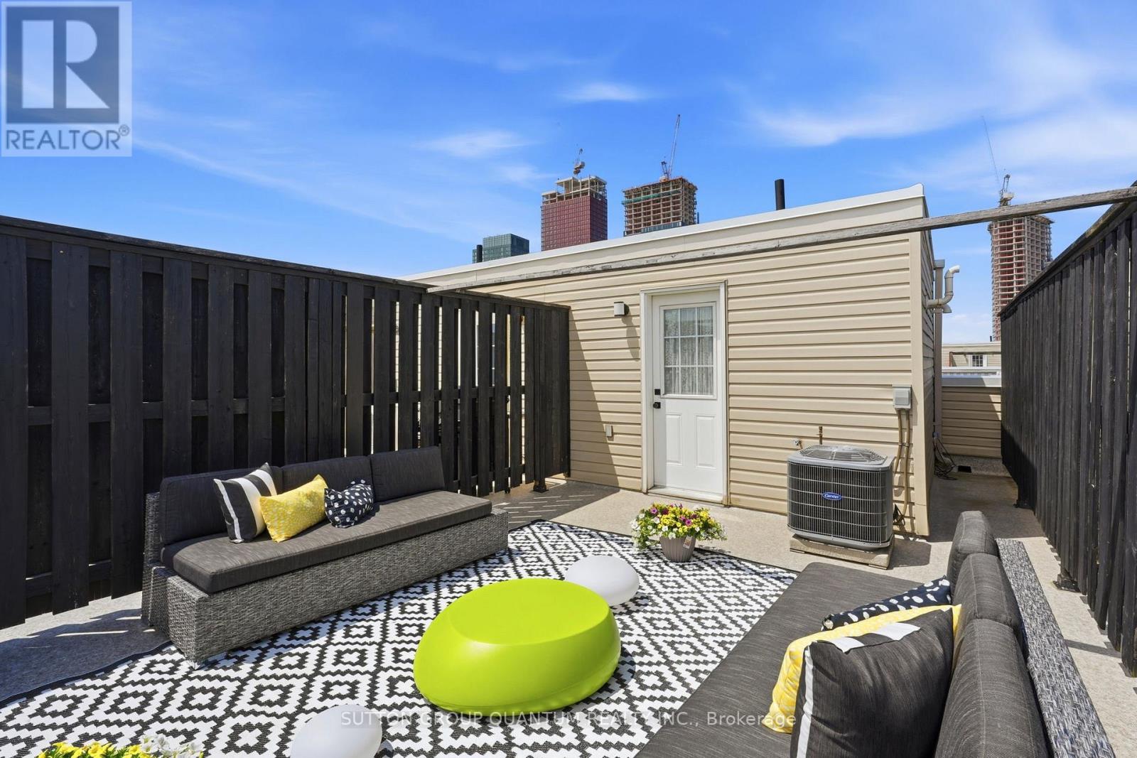 2268 Gerrard Street E, Toronto, Ontario  M4E 2E1 - Photo 24 - E13209228