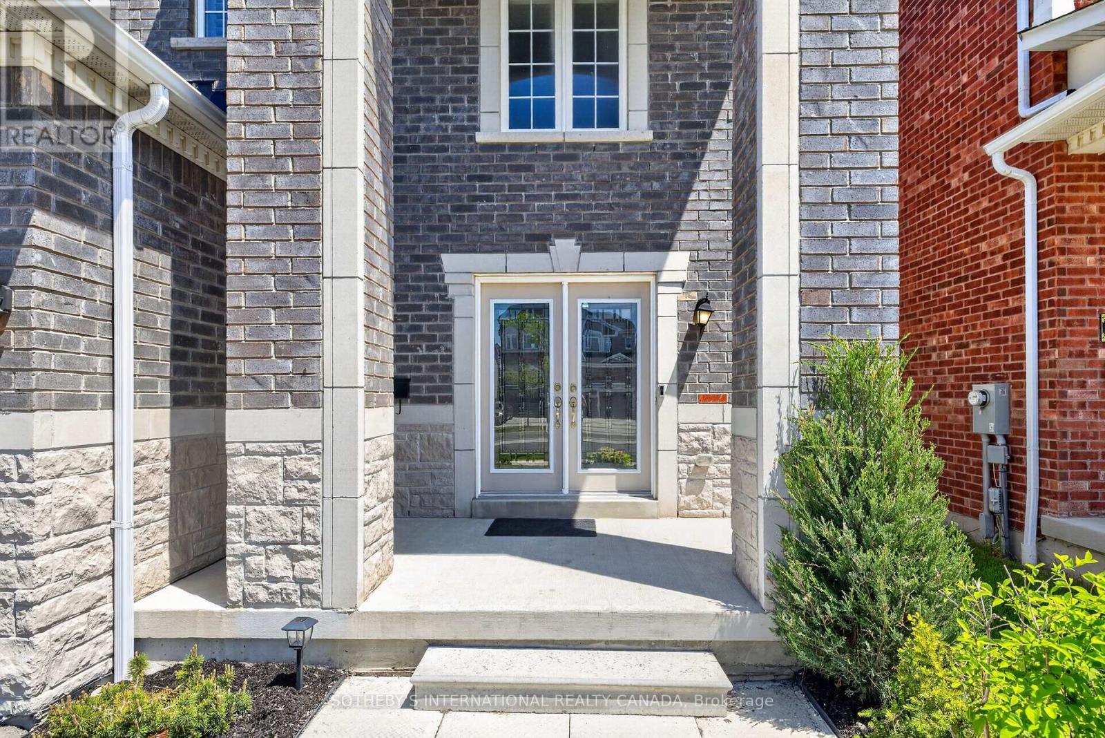 689 Audley Road S, Ajax, Ontario  L1Z 0T7 - Photo 5 - E13209352