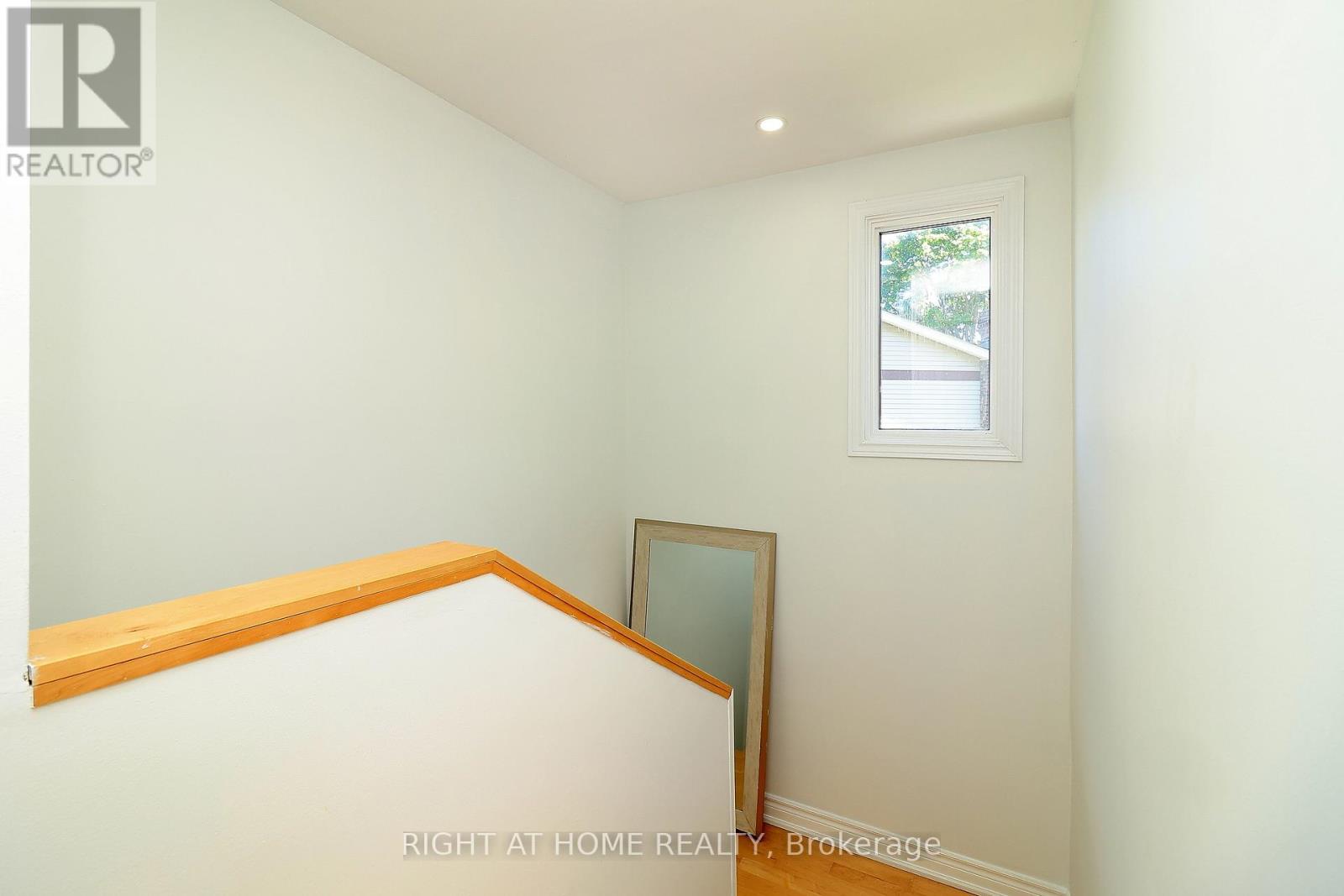 284 Belfast Court, Oshawa, Ontario  L1J 6K7 - Photo 18 - E13209376