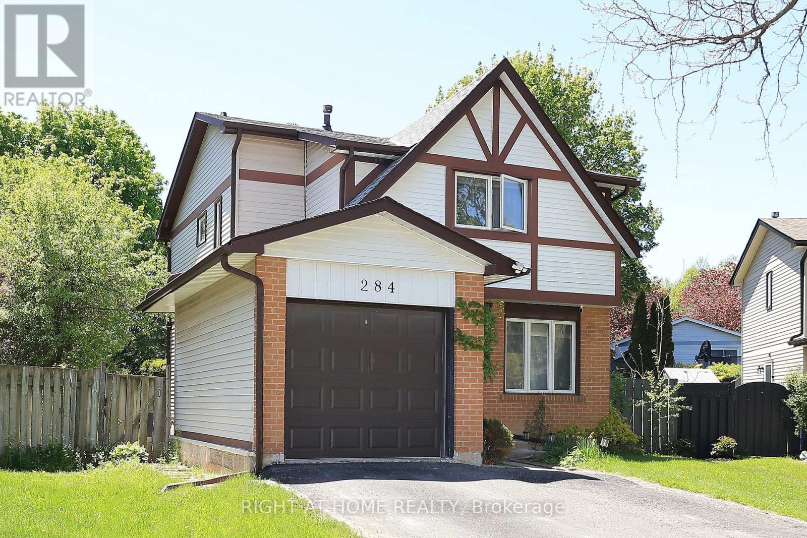 284 Belfast Court, Oshawa, Ontario  L1J 6K7 - Photo 2 - E13209376