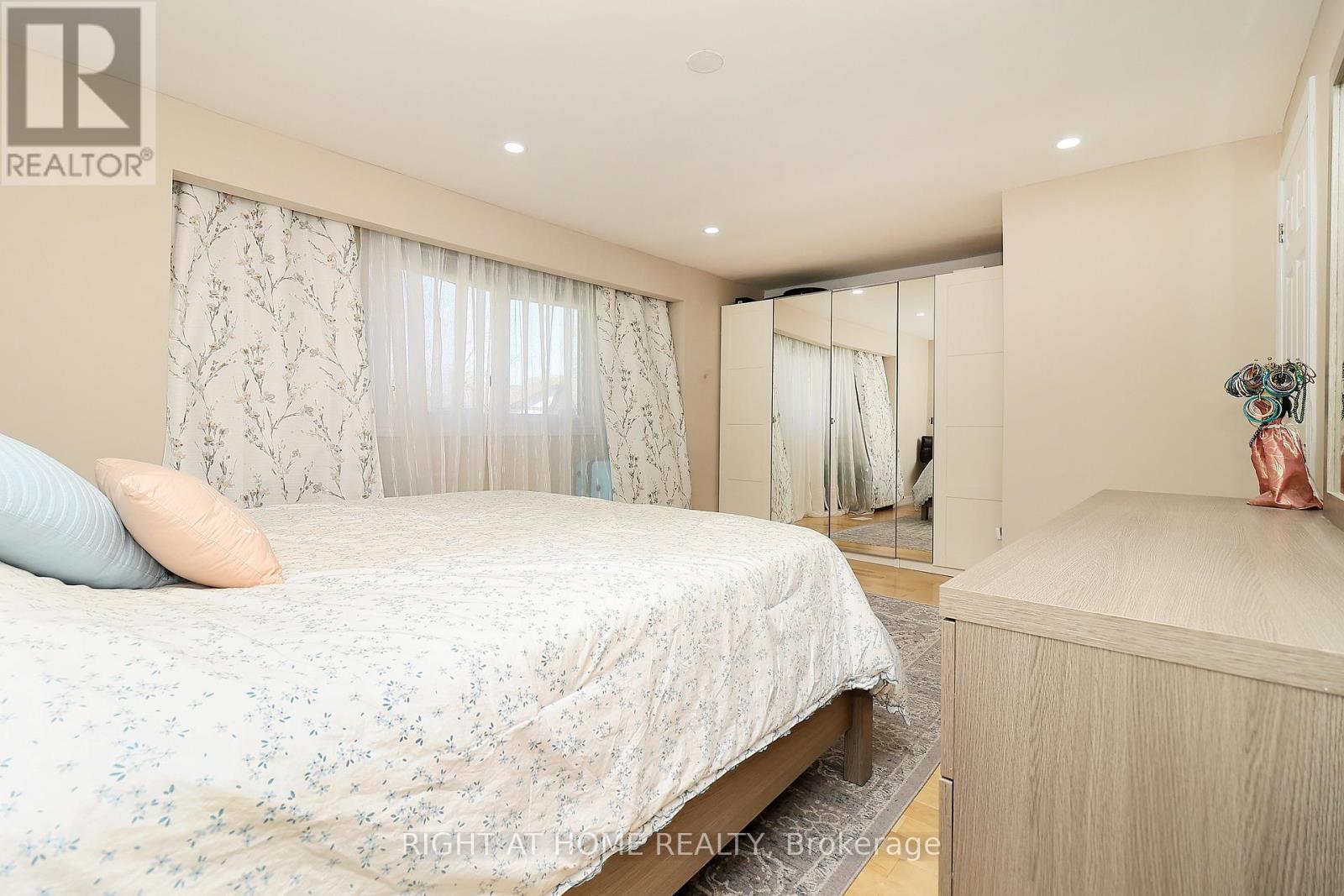 284 Belfast Court, Oshawa, Ontario  L1J 6K7 - Photo 21 - E13209376