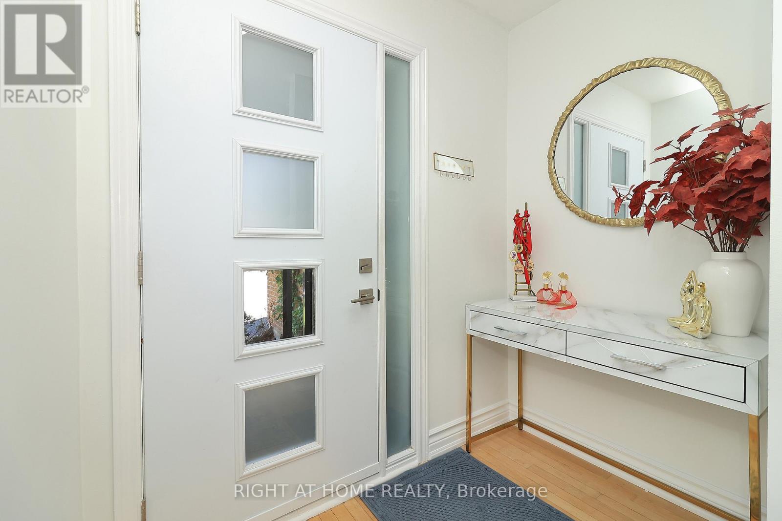 284 Belfast Court, Oshawa, Ontario  L1J 6K7 - Photo 3 - E13209376