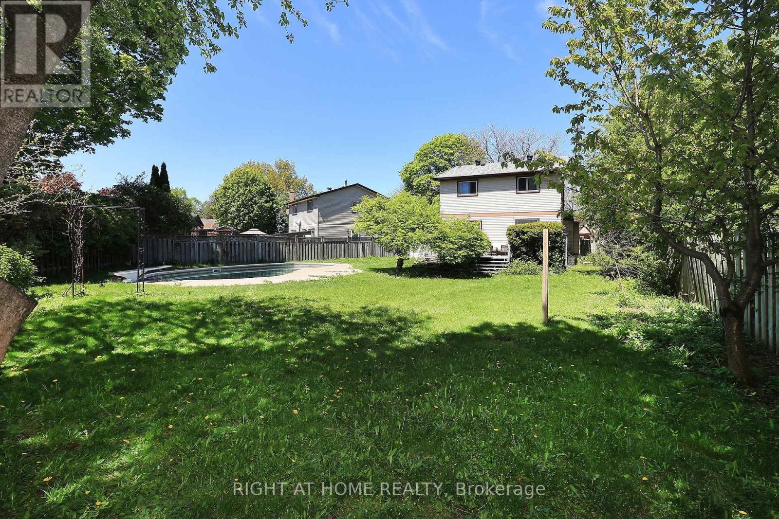 284 Belfast Court, Oshawa, Ontario  L1J 6K7 - Photo 34 - E13209376
