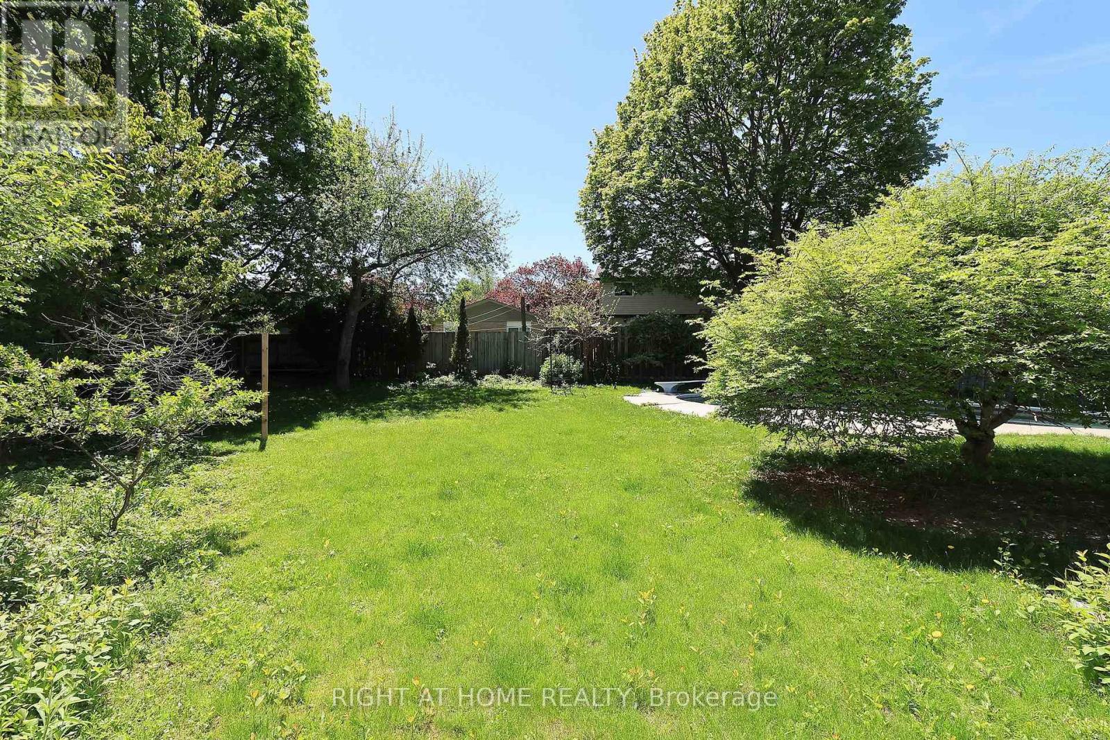 284 Belfast Court, Oshawa, Ontario  L1J 6K7 - Photo 35 - E13209376