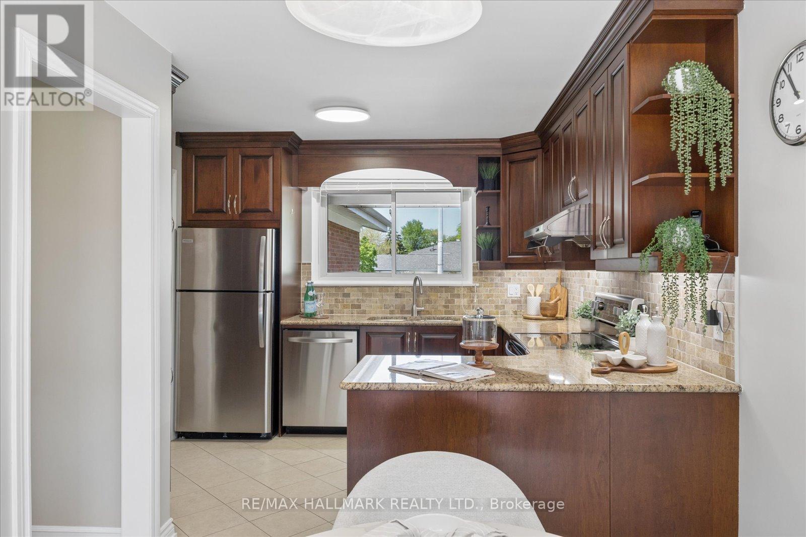 73 Fulbert Crescent, Toronto, Ontario  M1S 1C5 - Photo 12 - E13209394
