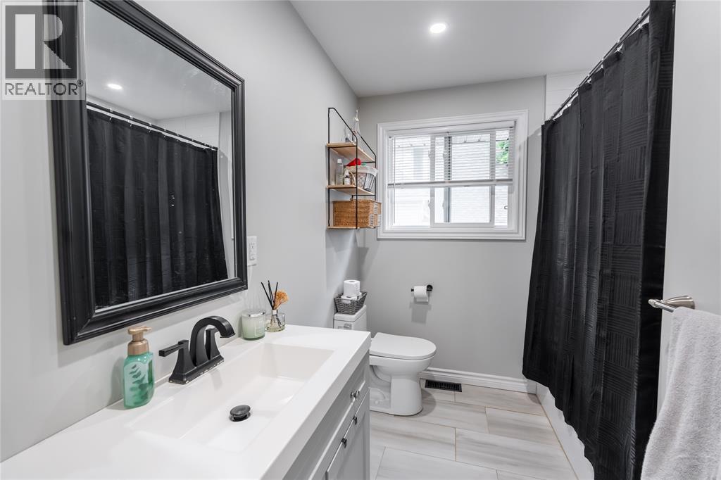 462 Davis Street, Sarnia, Ontario  N7T 1C4 - Photo 13 - 26012273