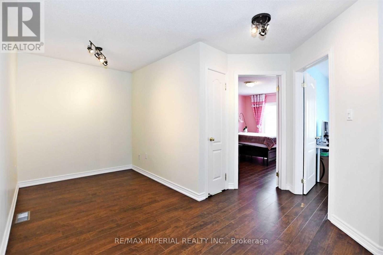 34 - 8 Townwood Drive, Richmond Hill, Ontario  L4E 4Y3 - Photo 11 - N13209182