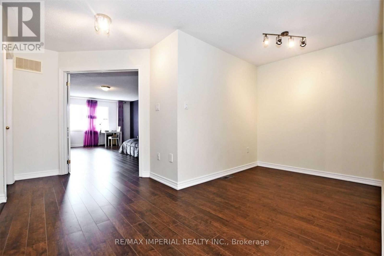 34 - 8 Townwood Drive, Richmond Hill, Ontario  L4E 4Y3 - Photo 12 - N13209182