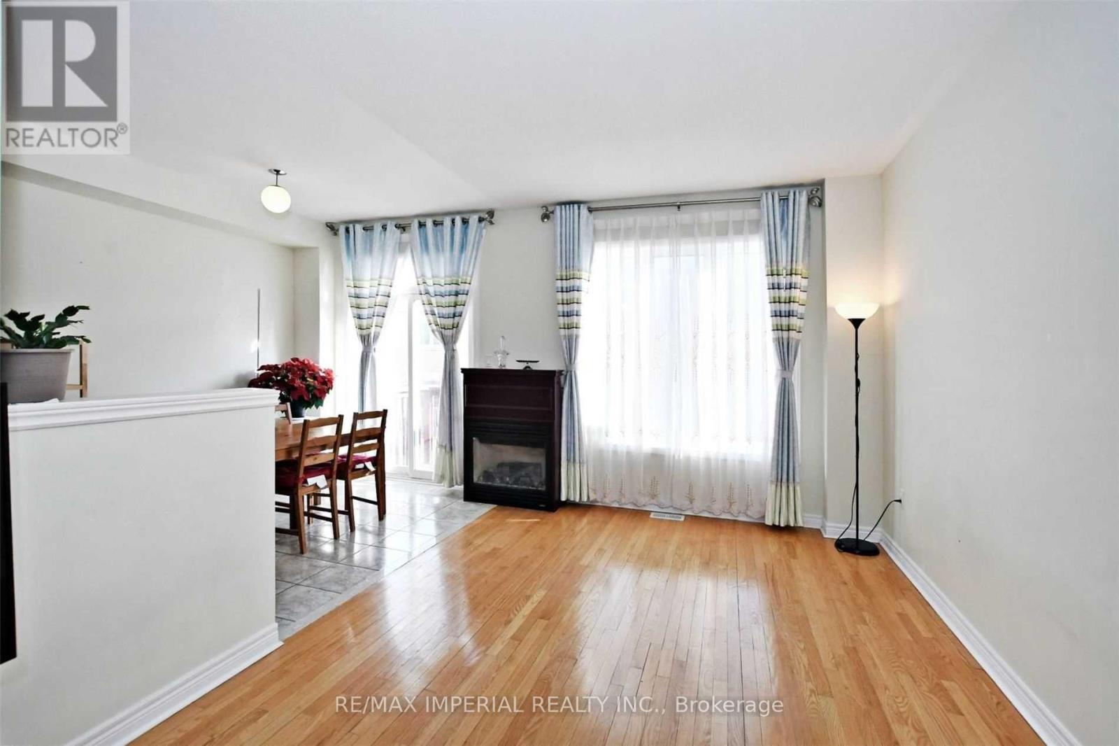 34 - 8 Townwood Drive, Richmond Hill, Ontario  L4E 4Y3 - Photo 3 - N13209182