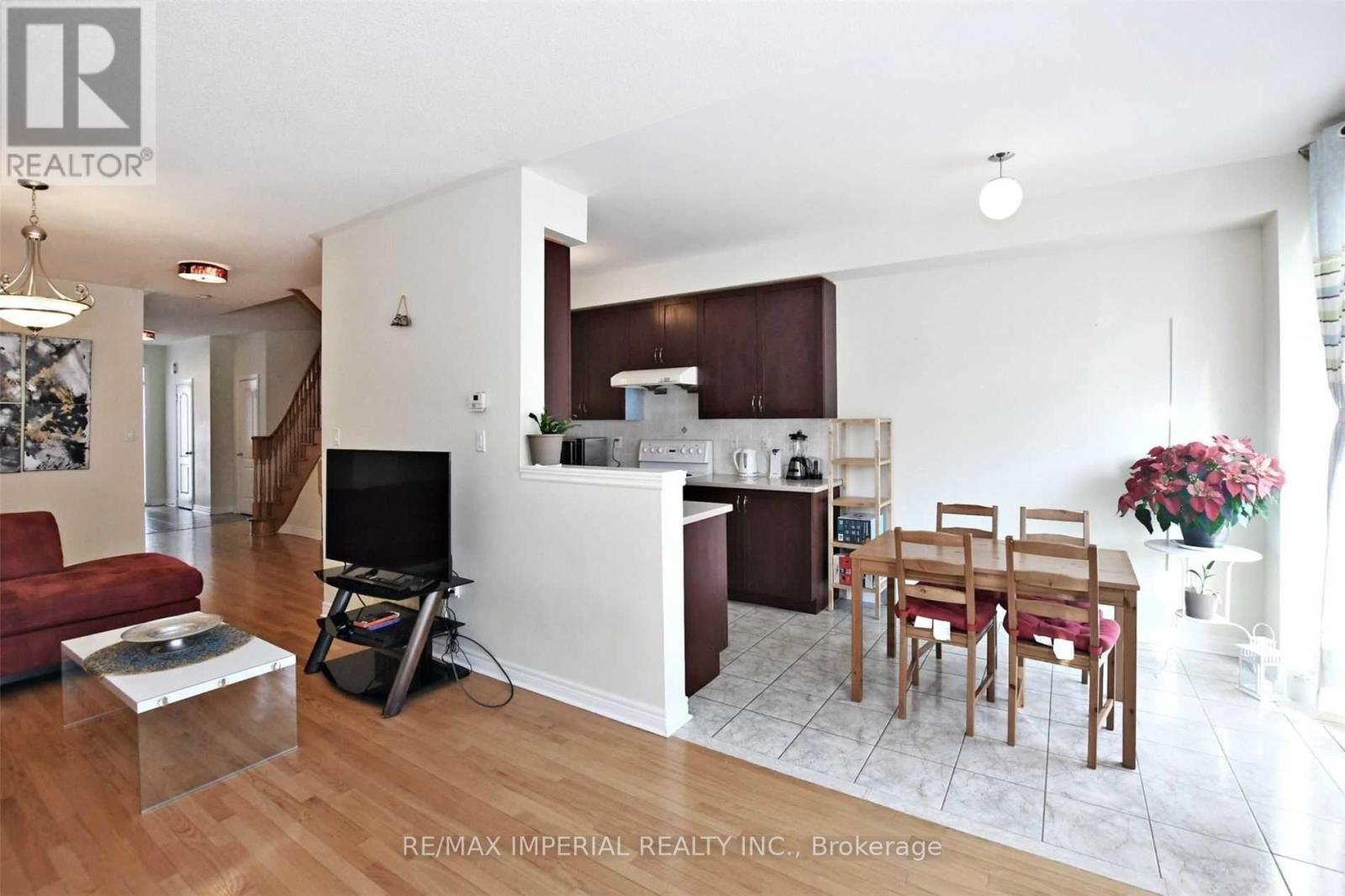 34 - 8 Townwood Drive, Richmond Hill, Ontario  L4E 4Y3 - Photo 5 - N13209182
