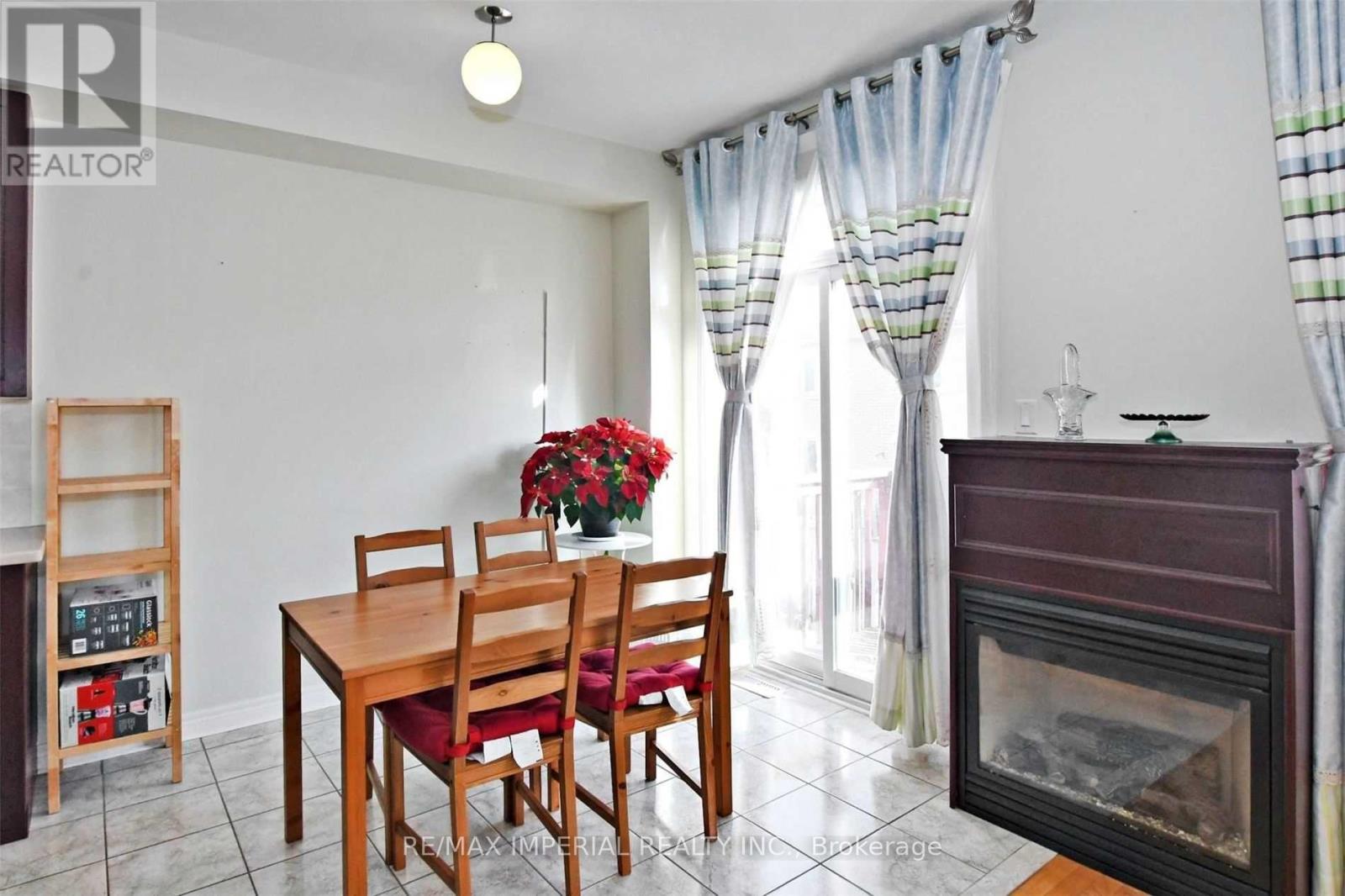 34 - 8 Townwood Drive, Richmond Hill, Ontario  L4E 4Y3 - Photo 8 - N13209182
