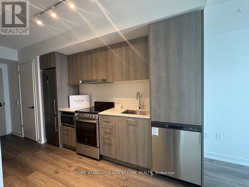 1502 - 195 Commerce Street, Vaughan, Ontario  L4K 0P9 - Photo 3 - N13209198