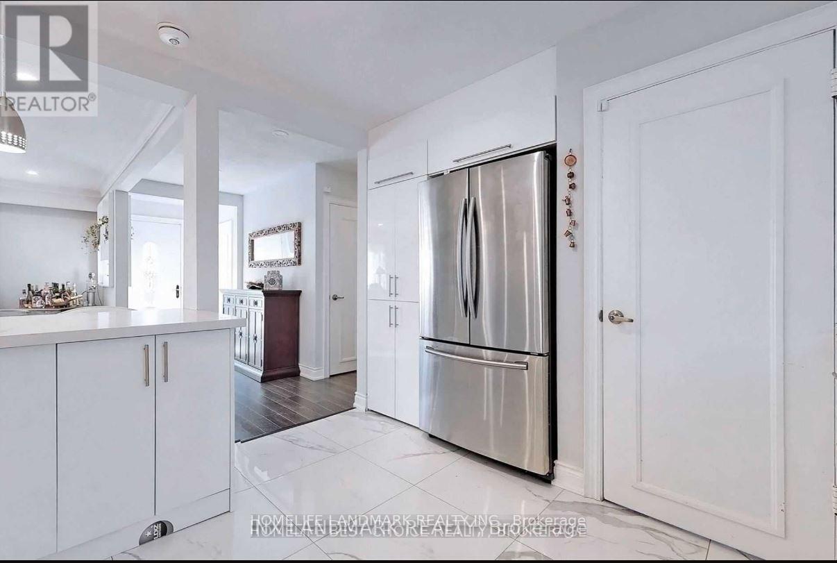32 Kirk Drive, Markham, Ontario  L3T 3L1 - Photo 12 - N13209294