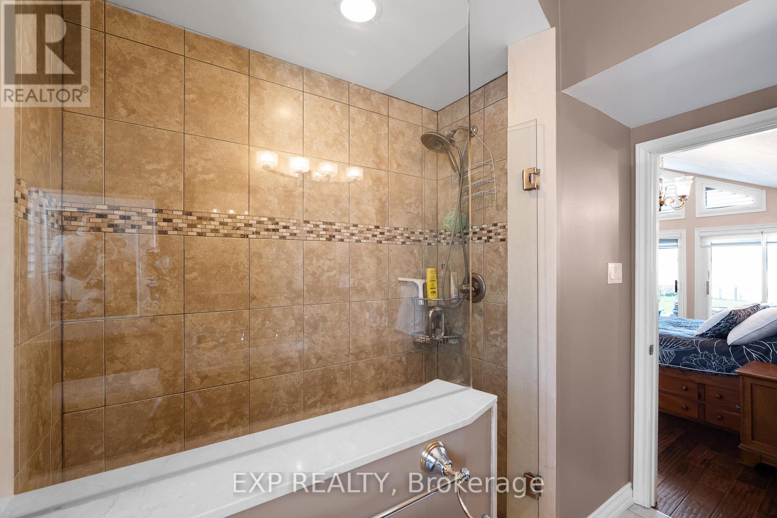 450 Lake Drive S, Georgina, Ontario  L4P 1P9 - Photo 24 - N13209354