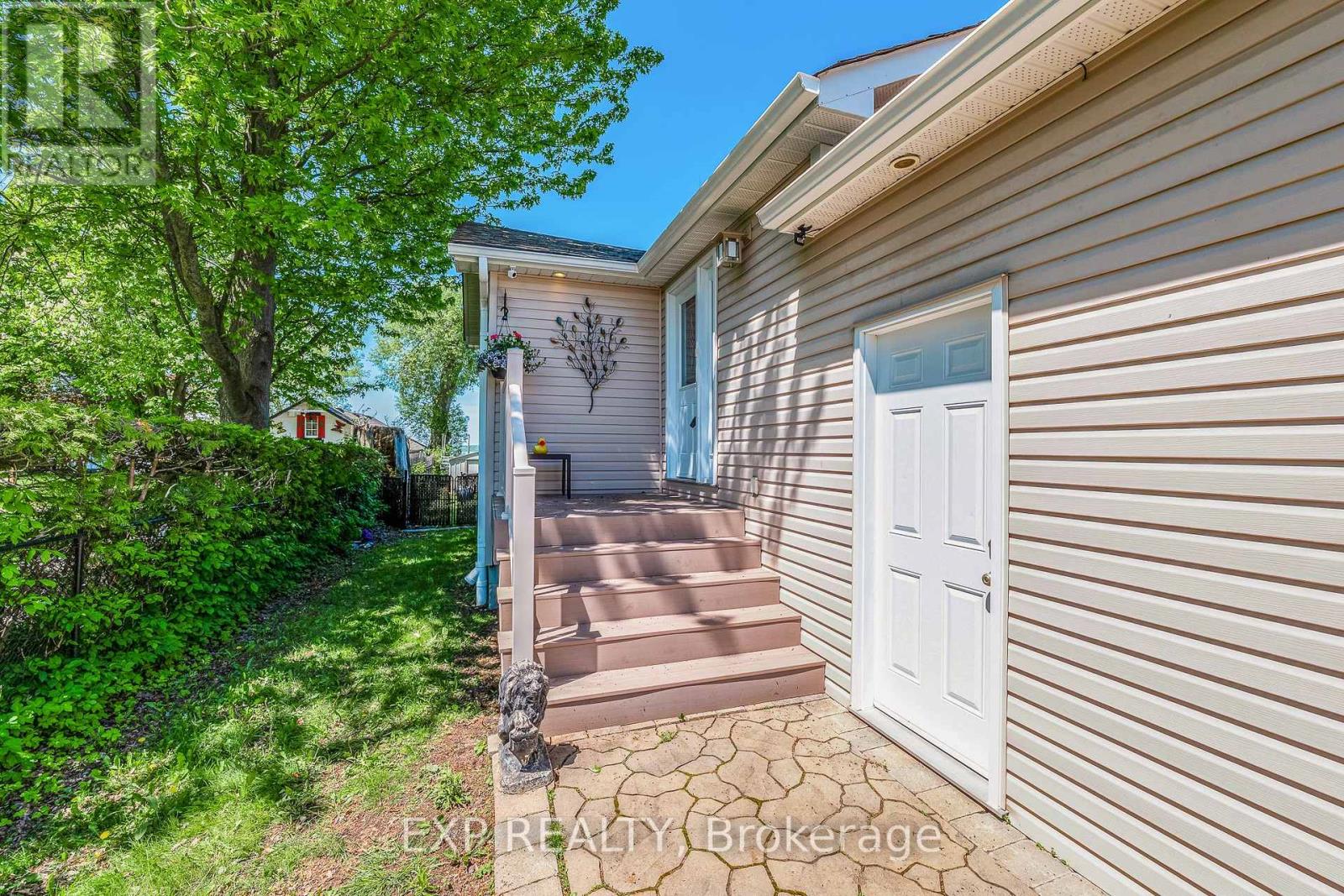 450 Lake Drive S, Georgina, Ontario  L4P 1P9 - Photo 5 - N13209354