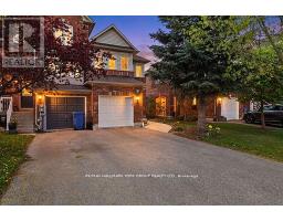 82 BAYWELL CRESCENT, Aurora, Ontario