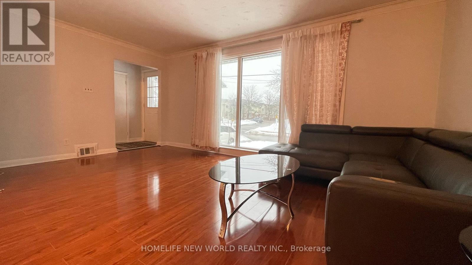 Upper - 326 Crosby Avenue, Richmond Hill, Ontario  L4C 2R7 - Photo 2 - N13209430