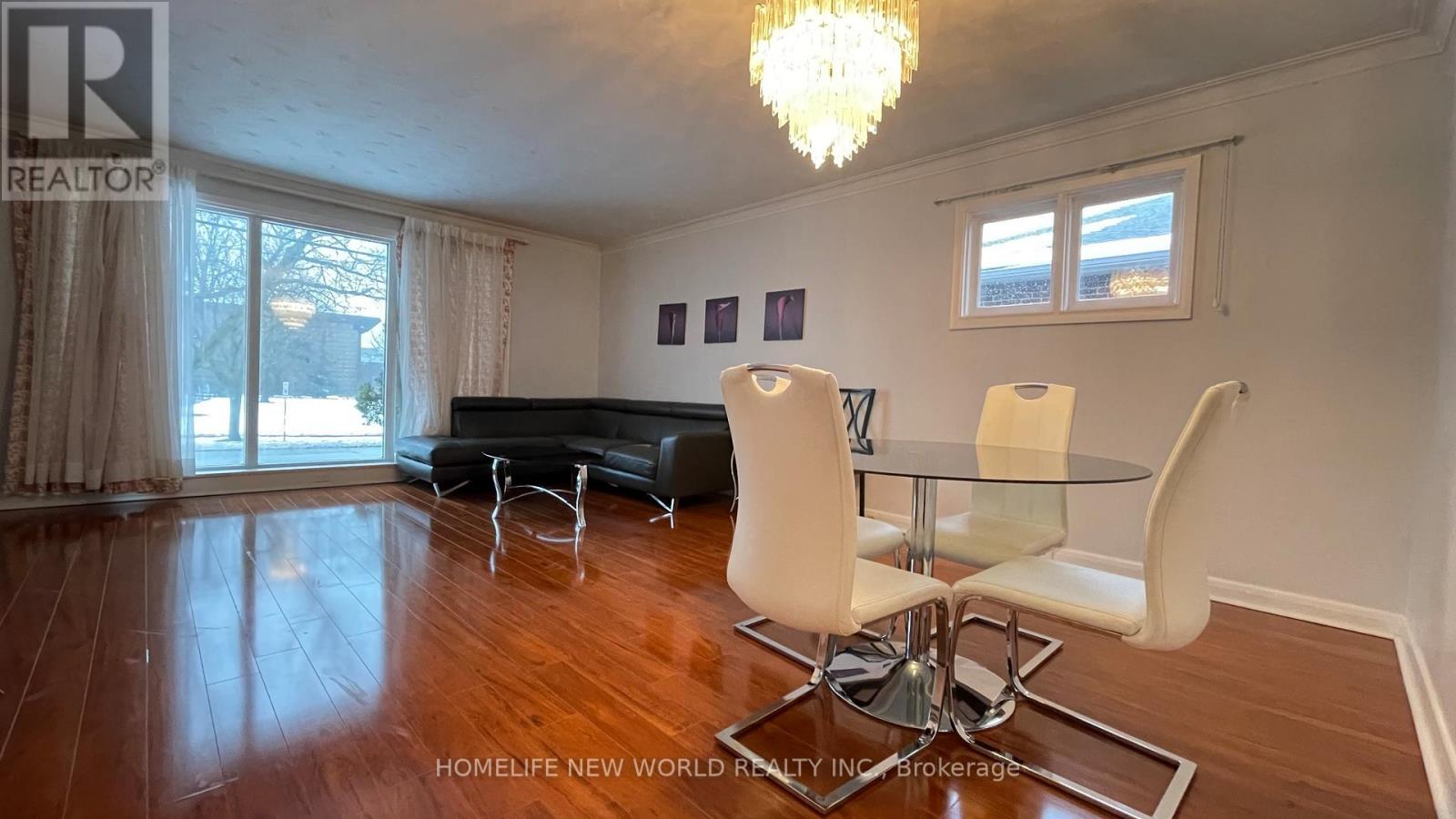 Upper - 326 Crosby Avenue, Richmond Hill, Ontario  L4C 2R7 - Photo 4 - N13209430