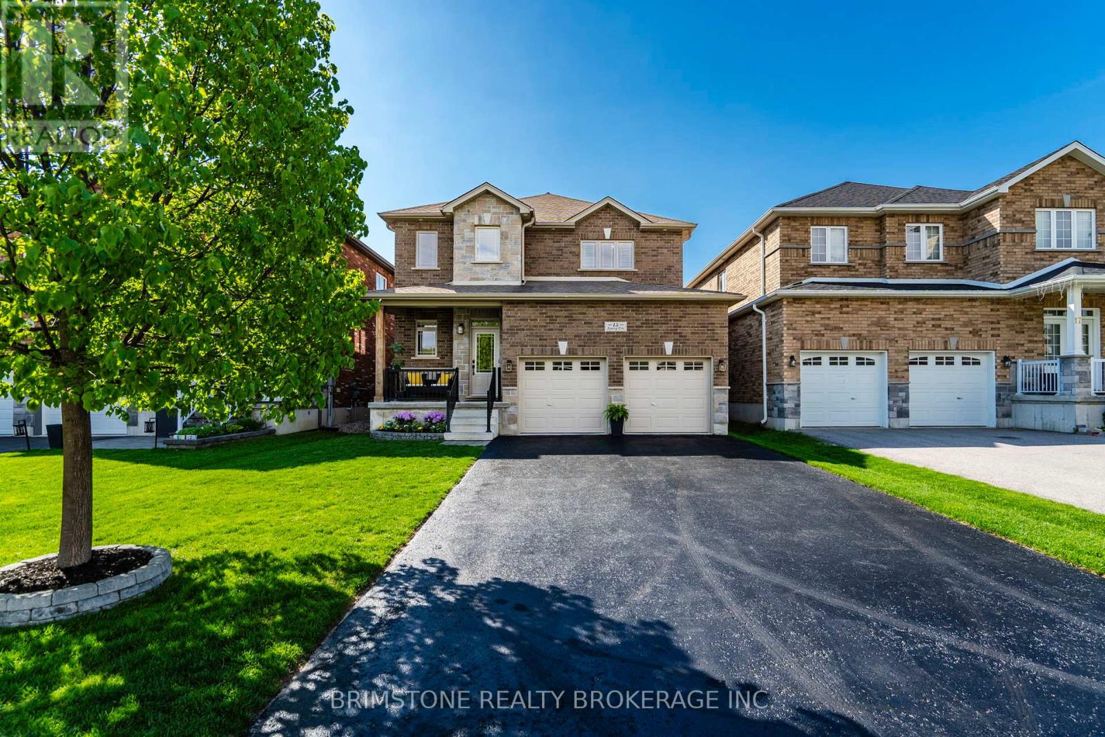 15 LOWRY COURT, Barrie, Ontario