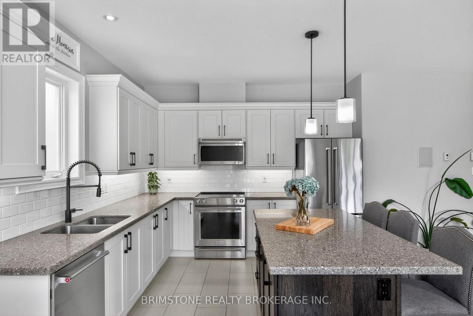 15 Lowry Court, Barrie, Ontario  L4N 7N3 - Photo 12 - S13209118