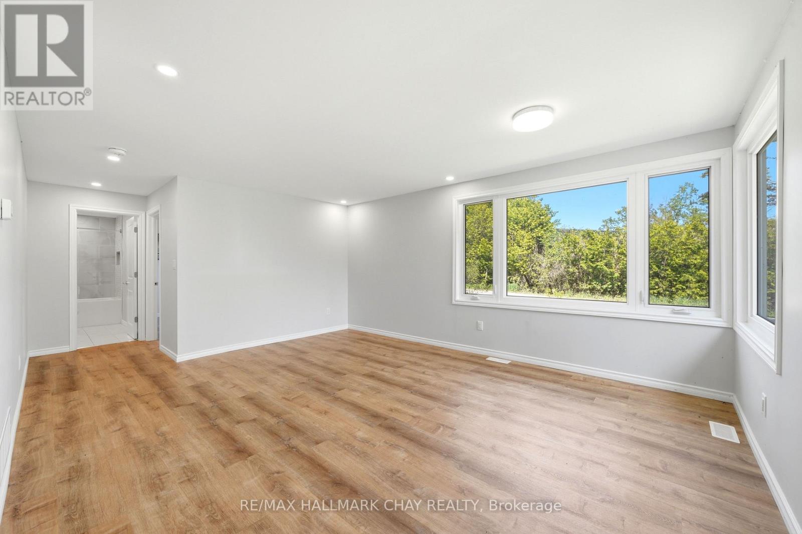 71 Lakeshore Road E, Oro-Medonte, Ontario  L0L 2E0 - Photo 14 - S13209132