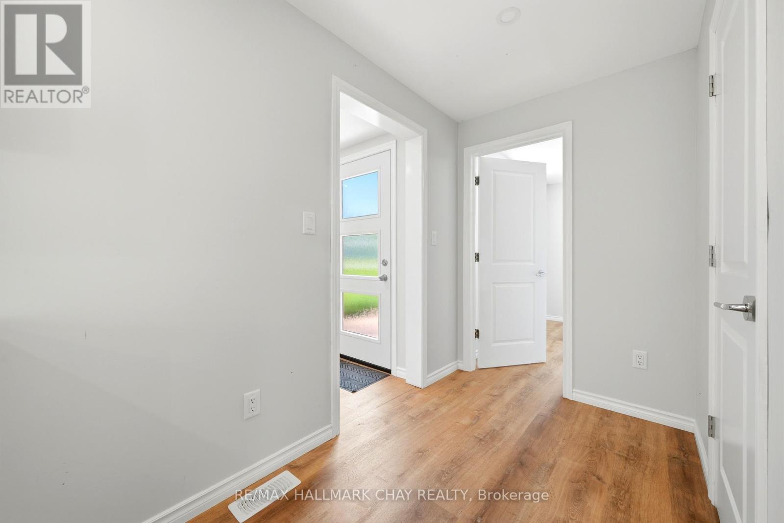 71 Lakeshore Road E, Oro-Medonte, Ontario  L0L 2E0 - Photo 19 - S13209132