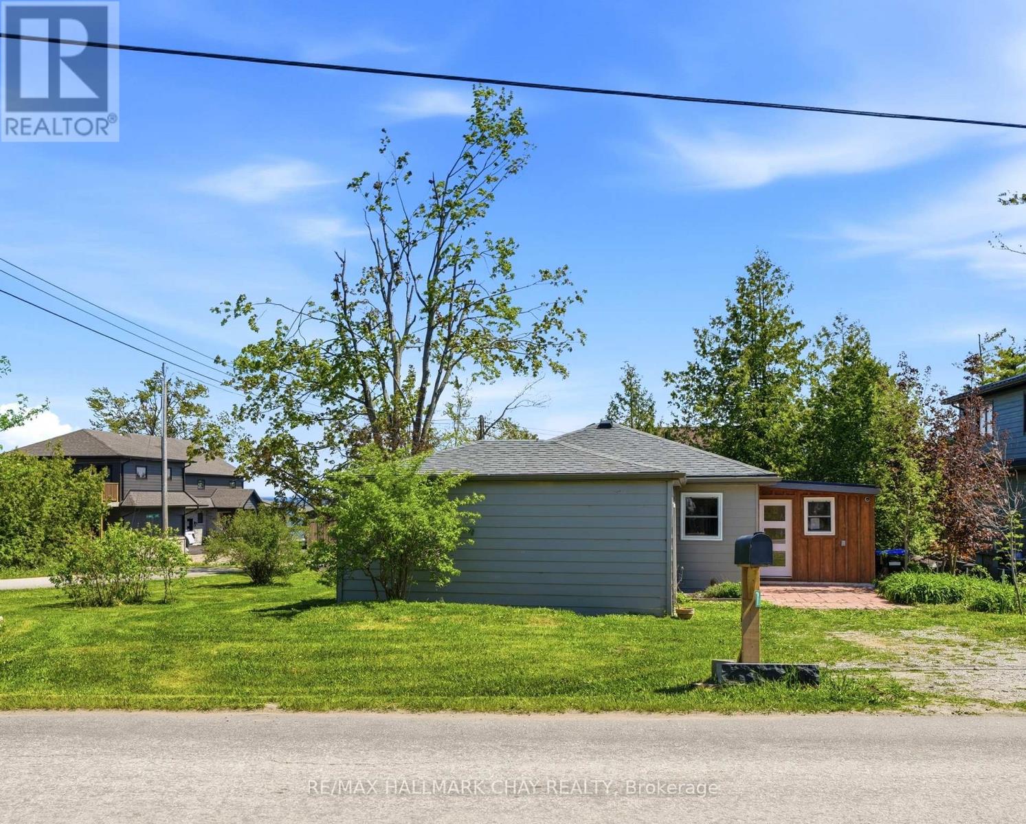 71 Lakeshore Road E, Oro-Medonte, Ontario  L0L 2E0 - Photo 4 - S13209132