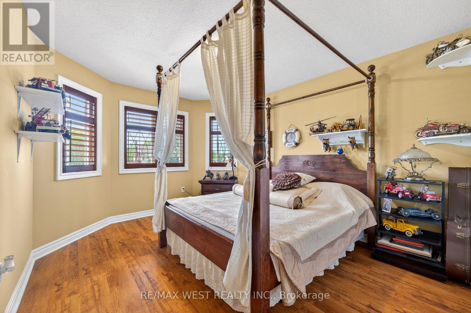 27 Golden Meadow Road, Barrie, Ontario  L4N 7E6 - Photo 34 - S13209296
