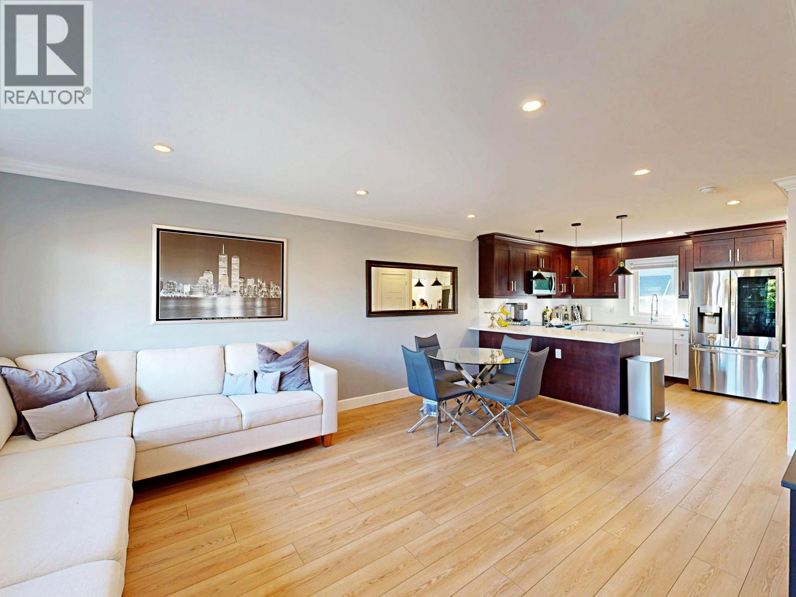 7377 Stride Avenue, Burnaby, British Columbia  V3N 1V3 - Photo 4 - R3129180