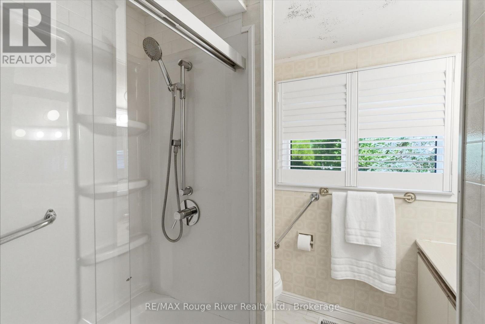 18 Strathy Road, Ajax, Ontario  L1S 2V1 - Photo 25 - E13209452