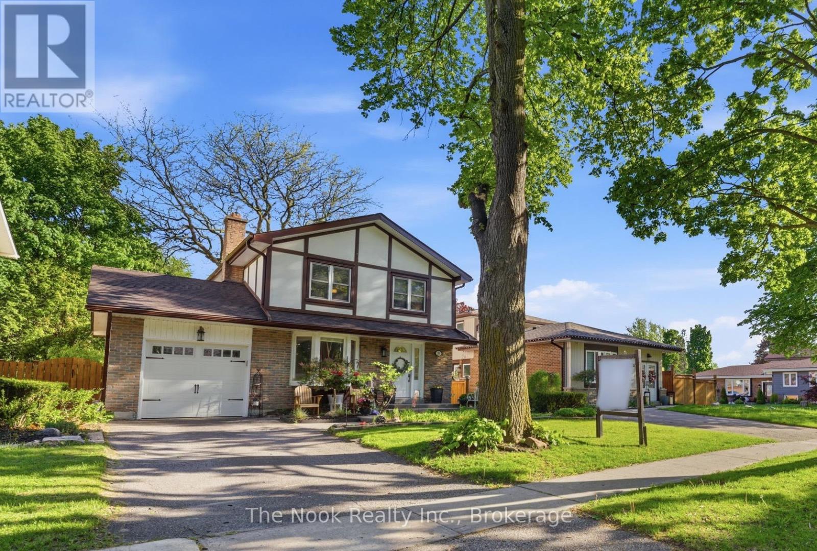 35 Michael Boulevard, Whitby, Ontario L1N 5P6 - Photo 1 - E13209606