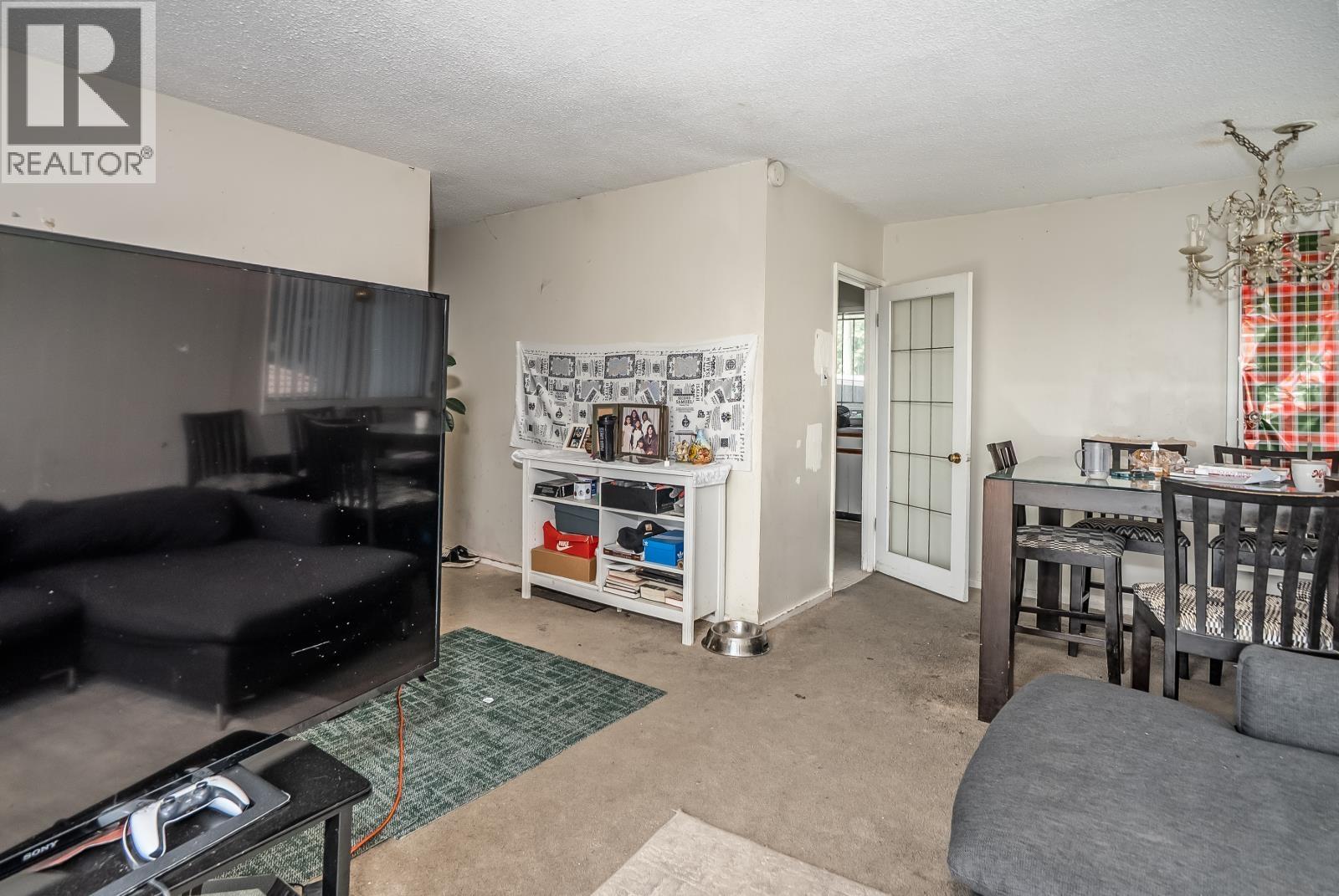 1987 E 61st Avenue, Vancouver, British Columbia  V5P 2K2 - Photo 11 - R3129212