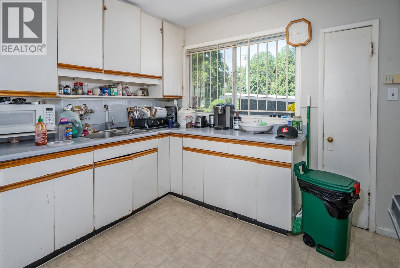 1987 E 61st Avenue, Vancouver, British Columbia  V5P 2K2 - Photo 12 - R3129212