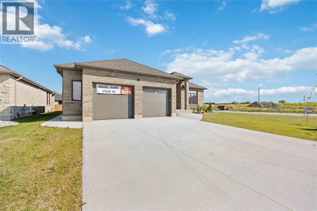 3584 Britt Boulevard, Plympton-Wyoming, Ontario  N0N 1E0 - Photo 2 - 26012294
