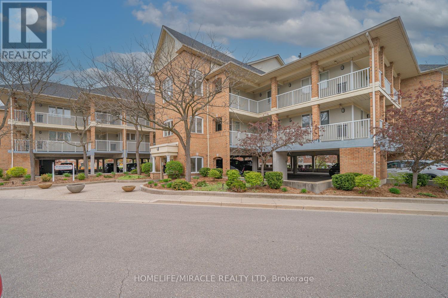 116 - 111 Bristol Road E, Mississauga, Ontario  L4Z 3P6 - Photo 2 - W13209086