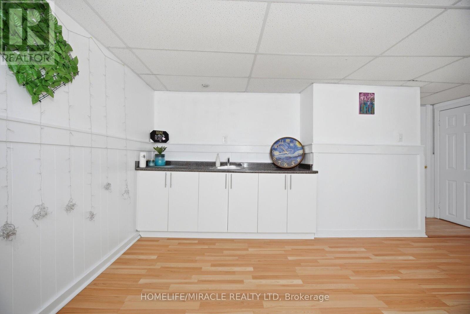 16 - 57 Hansen Road N, Brampton, Ontario L6V 3C6 - Photo 34 - W13209154