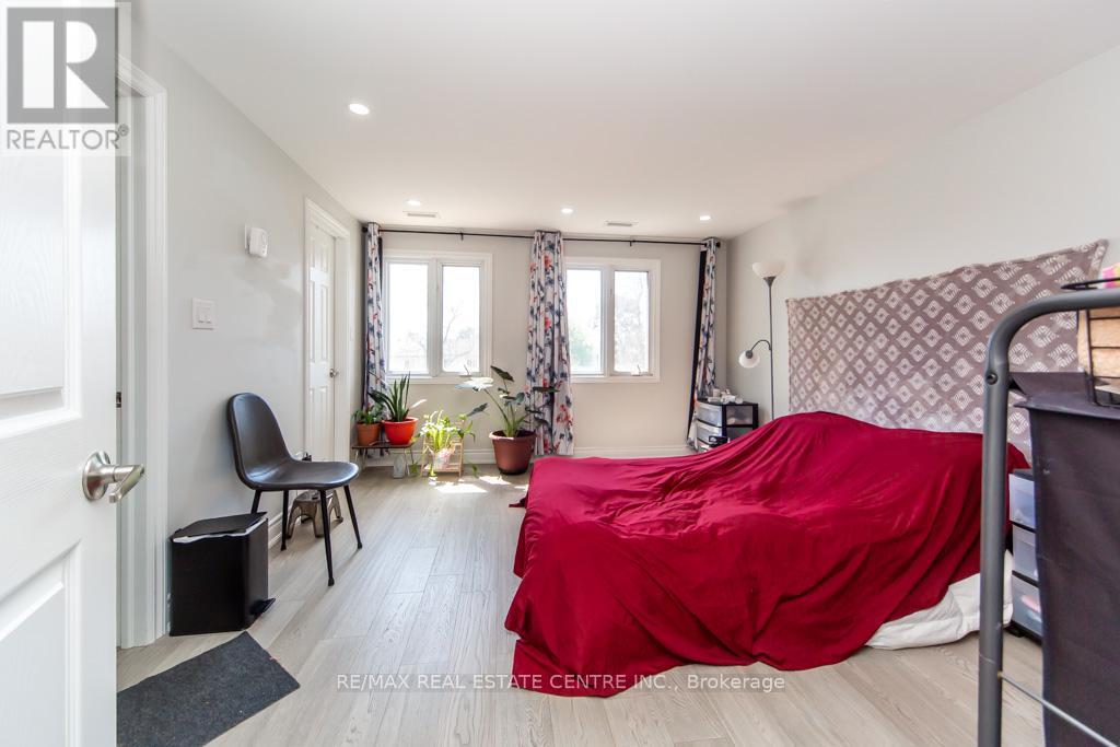 12 Greenhills Square, Brampton, Ontario  L6S 2J4 - Photo 25 - W13209164