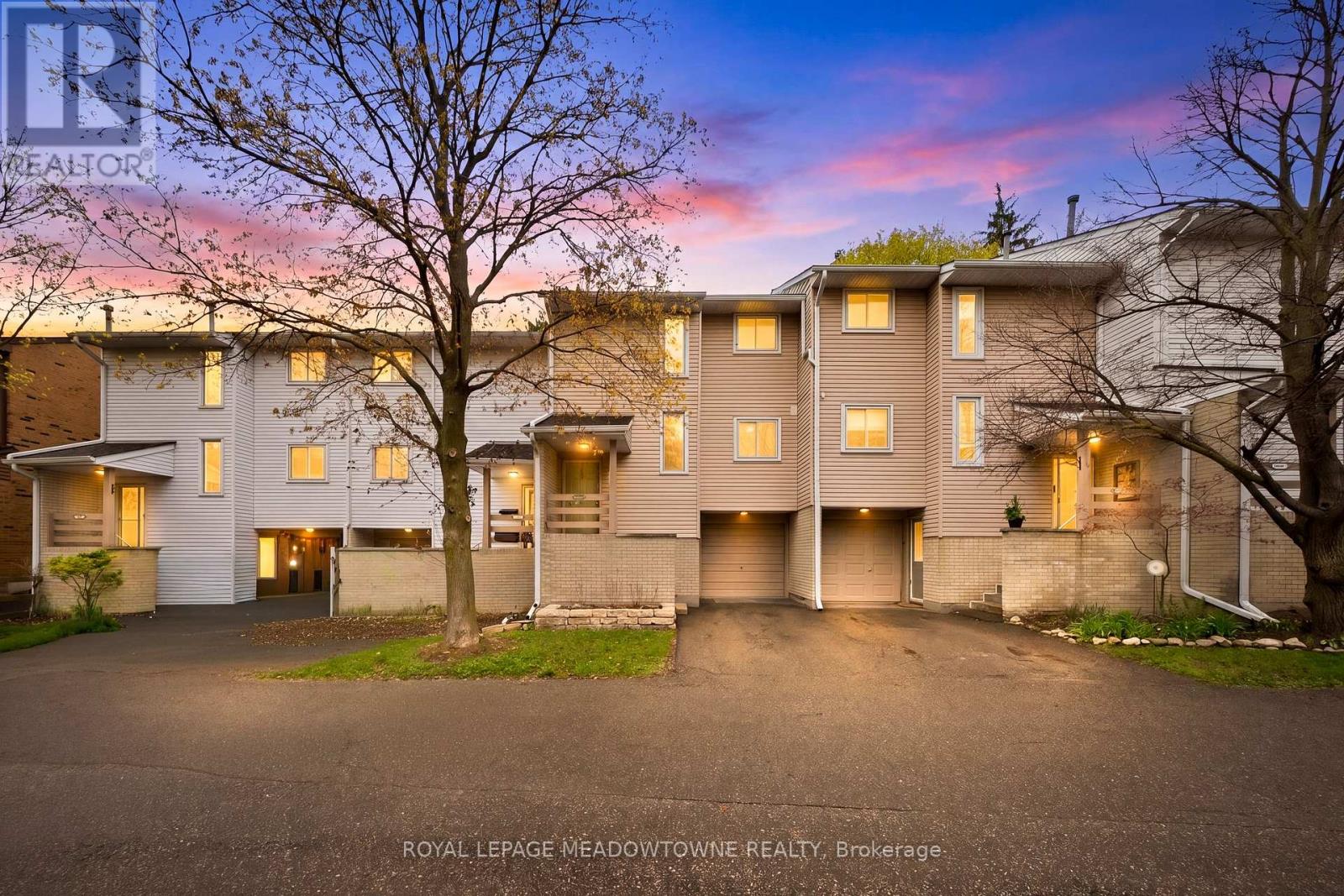 8 LYNDEN CIRCLE, Halton Hills, Ontario