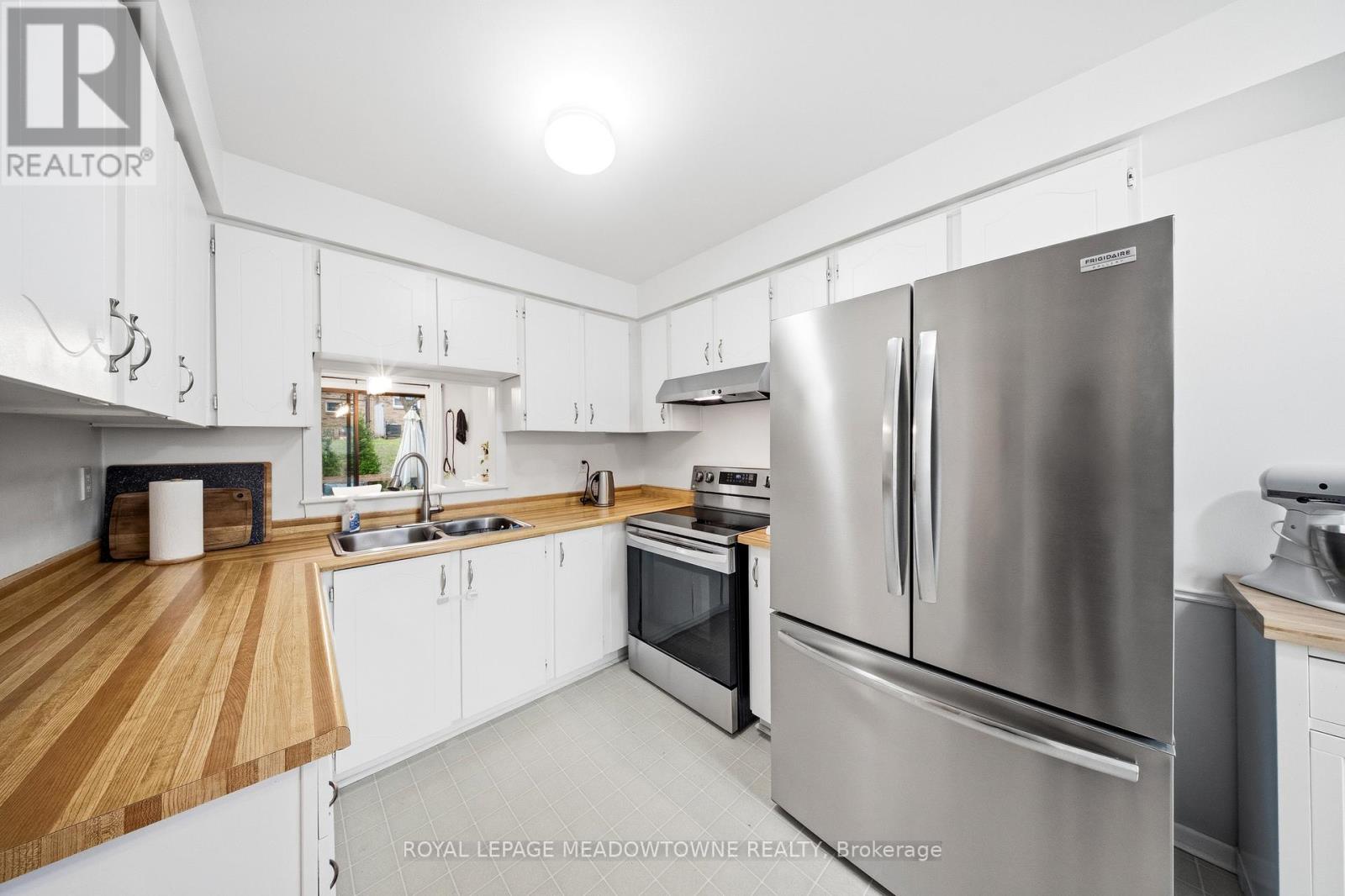 8 Lynden Circle, Halton Hills, Ontario  L7G 4Y8 - Photo 16 - W13209170