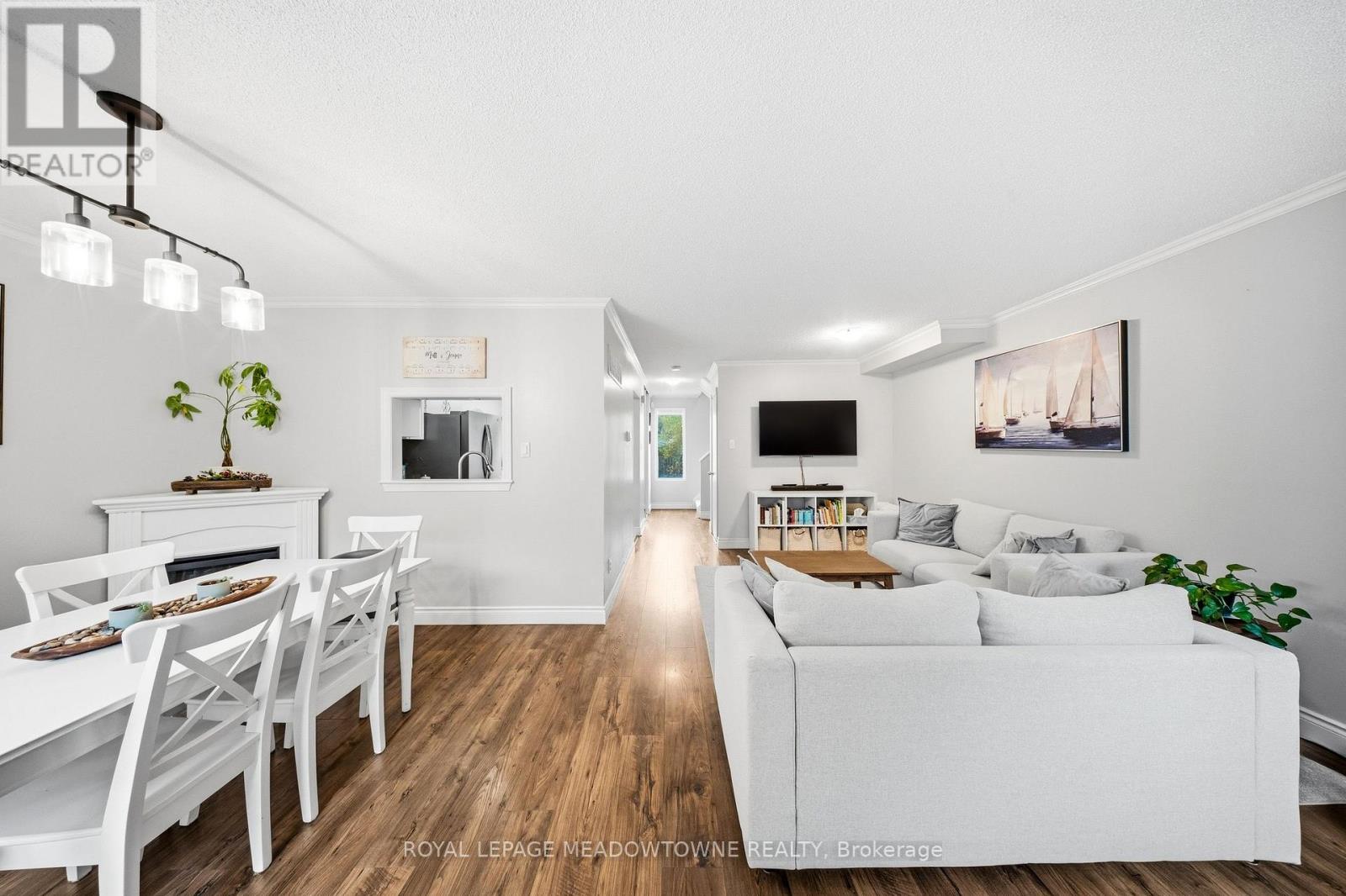 8 Lynden Circle, Halton Hills, Ontario  L7G 4Y8 - Photo 7 - W13209170