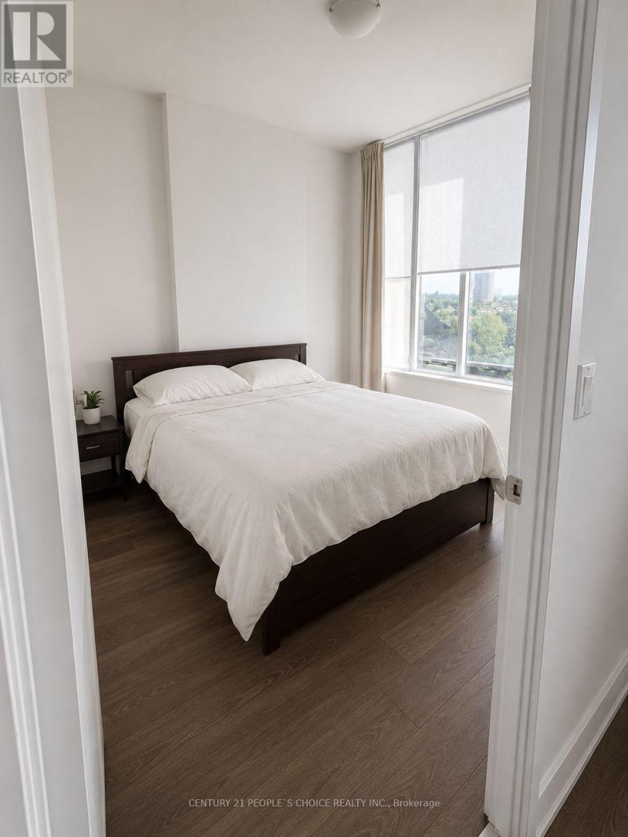 304 - 297 Oak Walk Drive, Oakville, Ontario  L6H 6Z3 - Photo 4 - W13209232