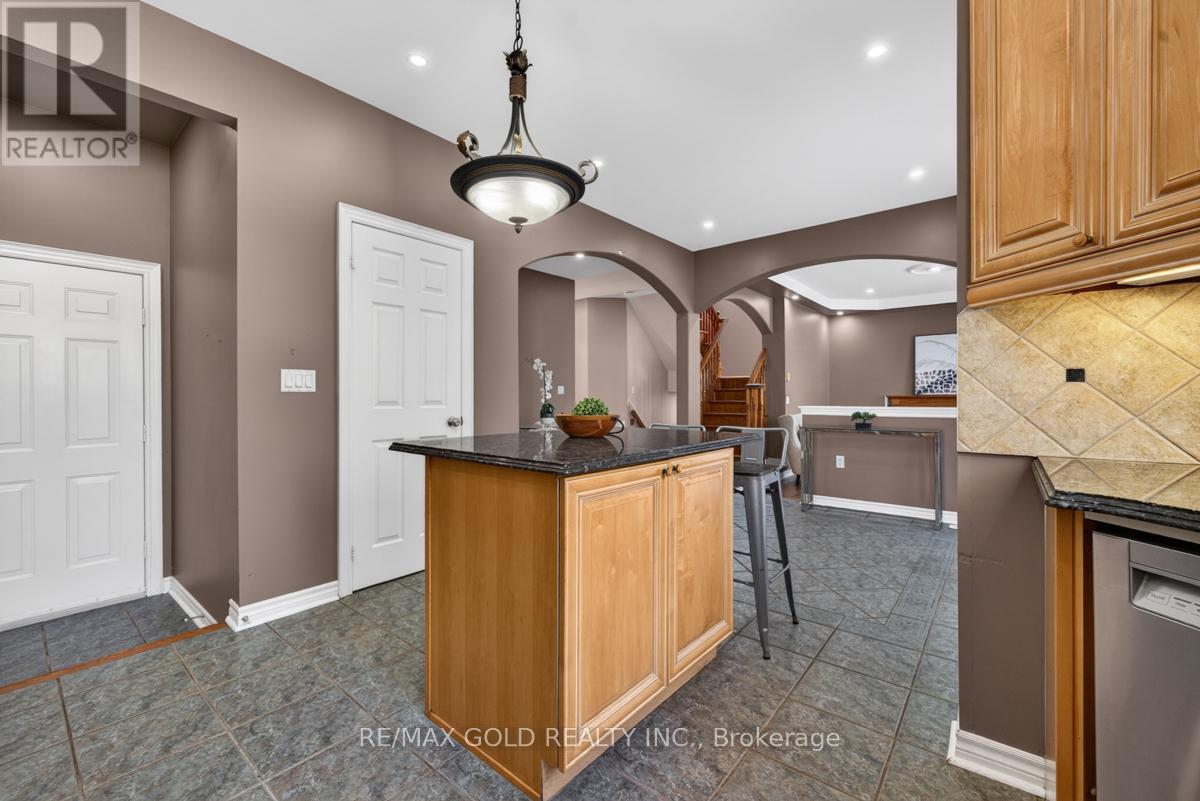 61 Whitwell Drive, Brampton, Ontario  L6P 1E5 - Photo 21 - W13209244