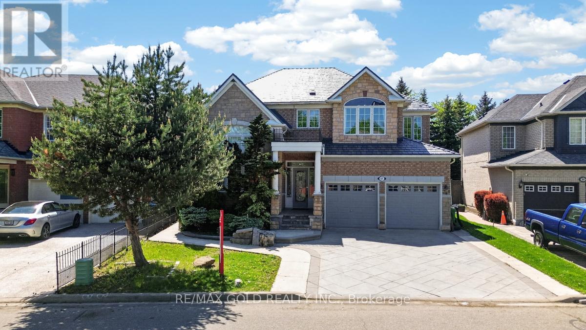 61 Whitwell Drive, Brampton, Ontario  L6P 1E5 - Photo 3 - W13209244