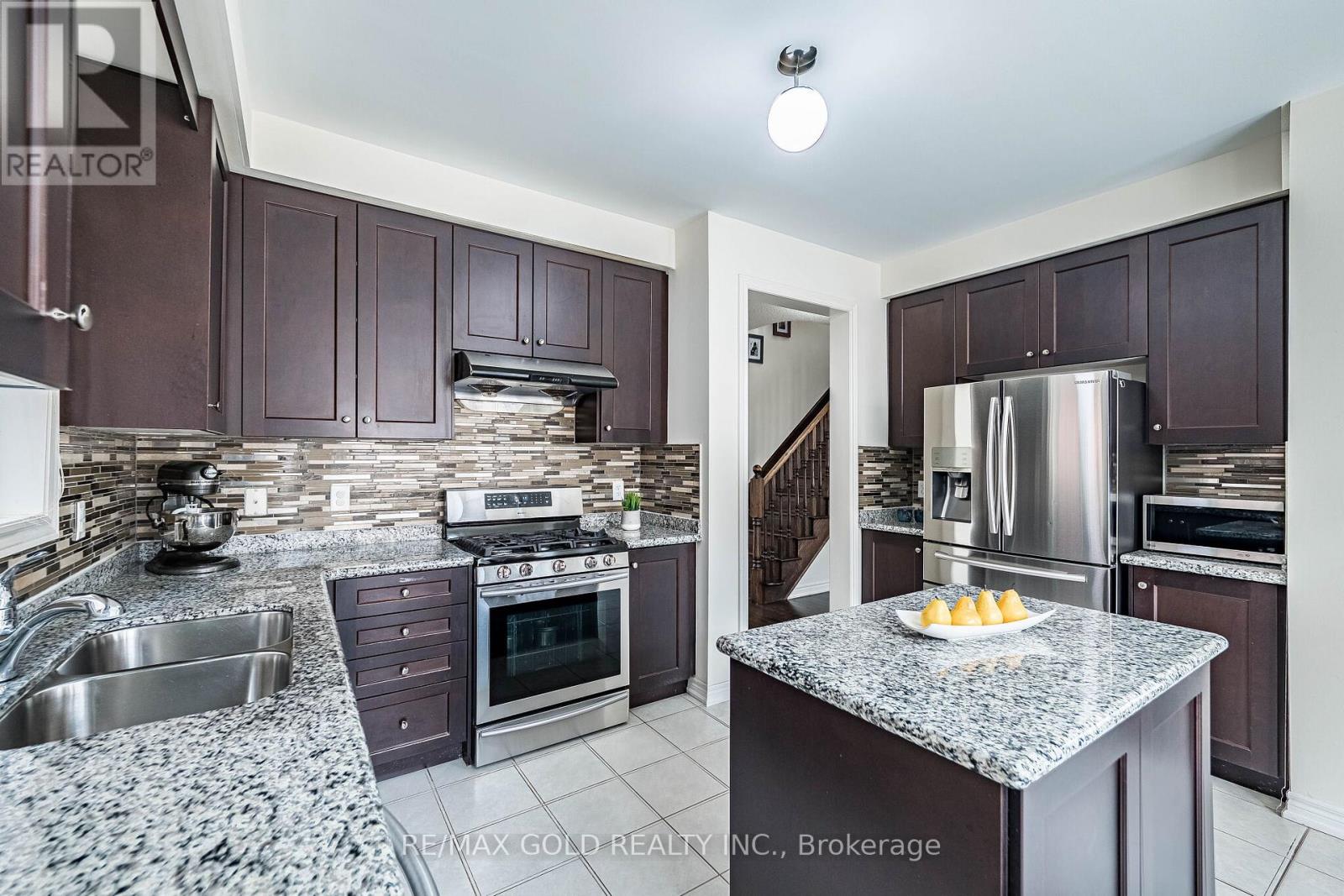 14 Lloyd Crescent, Brampton, Ontario  L7A 4J5 - Photo 14 - W13209272