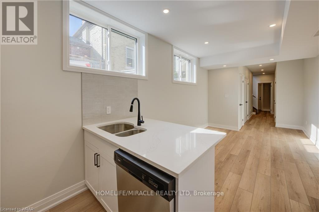 2-Lower - 160 Weber Street W, Kitchener, Ontario  N2H 4A4 - Photo 5 - X13209186